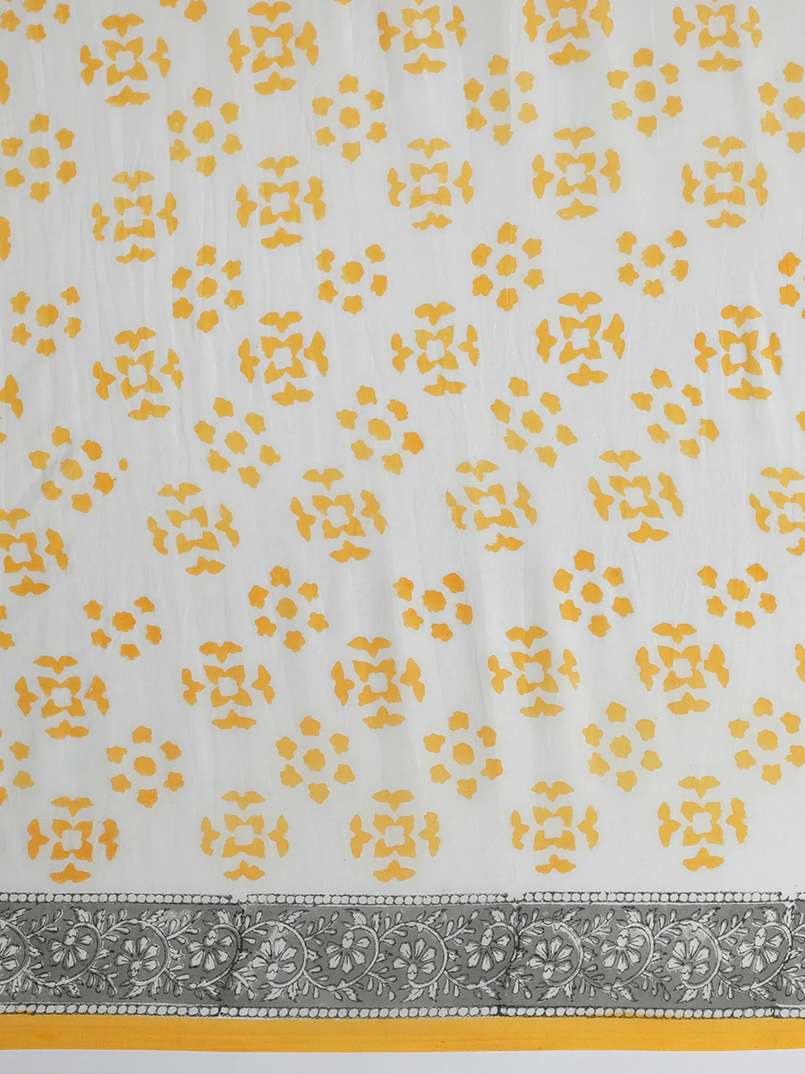Hand Block Printed Off-White Cotton Mulmul saree - Image 4