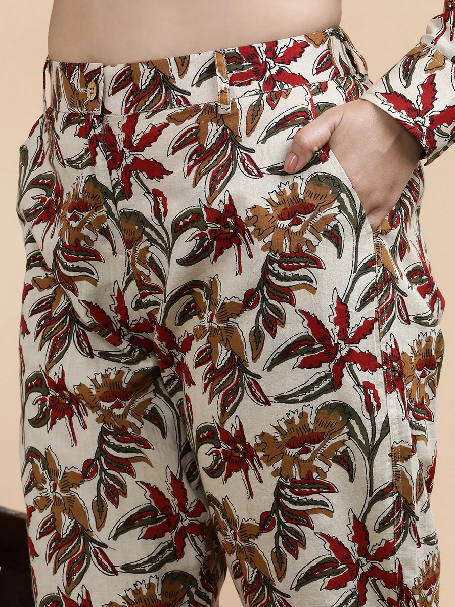 Tilda x Soma | Women's Regular Fit Trouser in Cream Blossom Block Print Cotton - Image 3