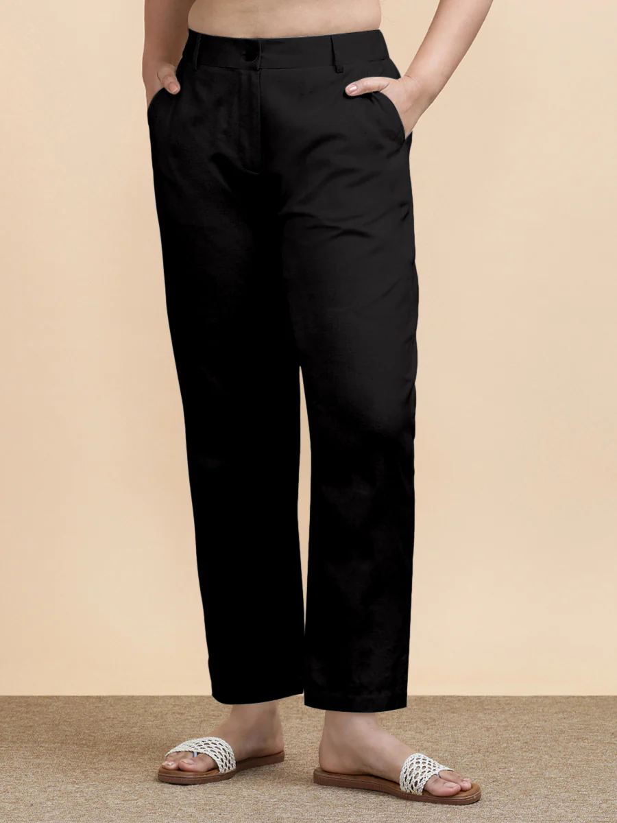 Laura x Soma | Women's Regular Fit Trouser in Ebony Black Linen - Image 4