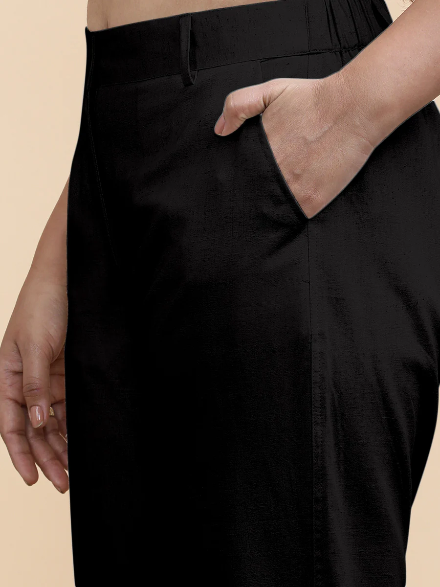 Laura x Soma | Women's Regular Fit Trouser in Ebony Black Linen - Image 9