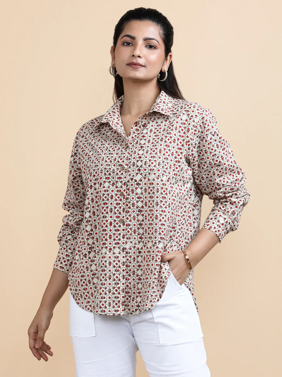 Talia x Soma | Relaxed Women's Shirt in Cream & Red Geometric Block Print Cotton - Image 4